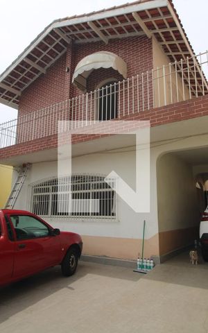 Casa à venda com 232m², 3 quartos e 8 vagasGaragem