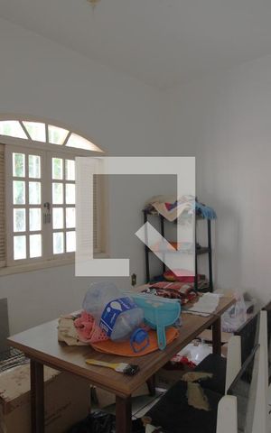 Casa à venda com 232m², 3 quartos e 8 vagasQuarto de serviço 2