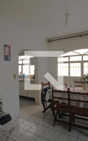 Casa à venda com 232m², 3 quartos e 8 vagasCopa