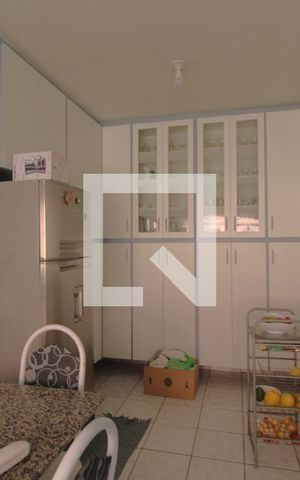 Casa à venda com 232m², 3 quartos e 8 vagasCozinha