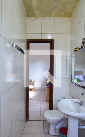 Casa à venda com 180m², 3 quartos e 2 vagas Casa à venda com 180m², 3 quartos e 2 vagasBanheiro Suíte 2