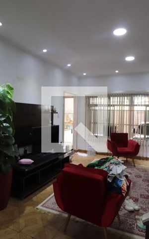 Casa à venda com 350m², 9 quartos e 6 vagasSala