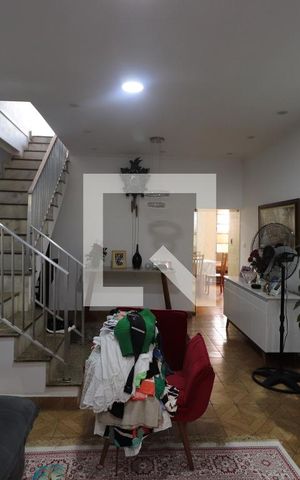Casa à venda com 350m², 9 quartos e 6 vagasSala