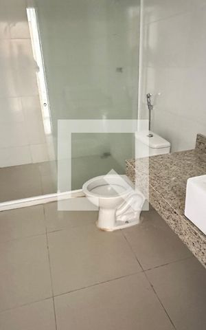Casa de condomínio à venda com 220m², 2 quartos e 1 vaga Casa de condomínio à venda com 220m², 2 quartos e 1 vagaBanheiro quarto 2