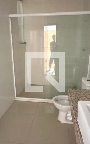 Casa de condomínio à venda com 220m², 2 quartos e 1 vaga Casa de condomínio à venda com 220m², 2 quartos e 1 vagaBanheiro quarto 2
