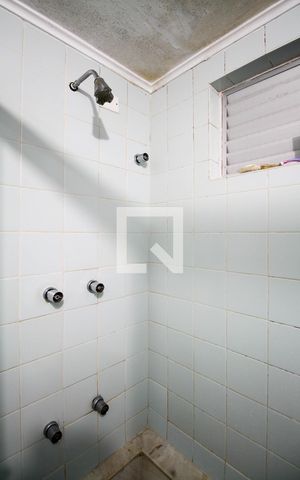 Apartamento à venda com 167m², 4 quartos e 2 vagas Apartamento à venda com 167m², 4 quartos e 2 vagasBanheiro da Suíte 1