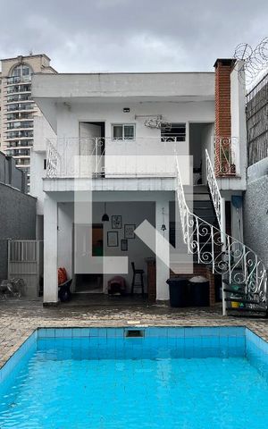 Casa para alugar com 260m², 4 quartos e sem vagaPiscina