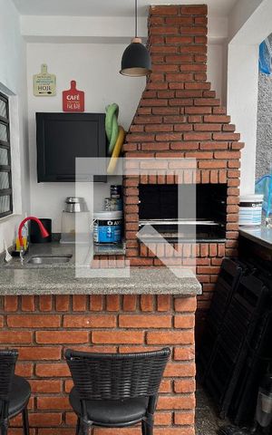 Casa para alugar com 260m², 4 quartos e sem vagaÁrea comum - Churrasqueira