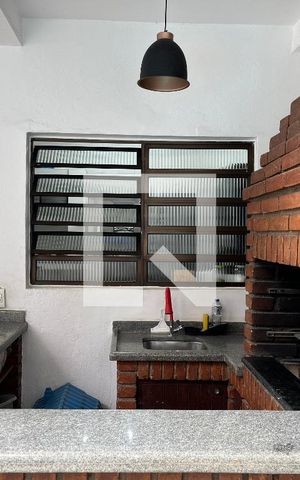 Casa para alugar com 260m², 4 quartos e sem vagaÁrea comum - Churrasqueira