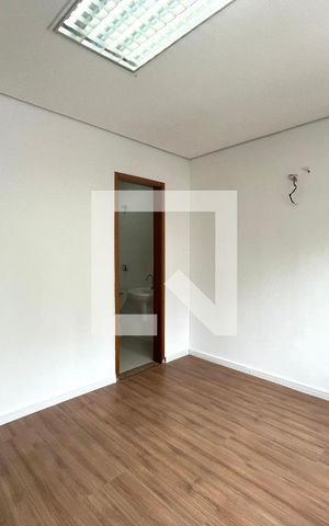 Casa à venda com 220m², 4 quartos e 3 vagas Casa à venda com 220m², 4 quartos e 3 vagasSuite 2