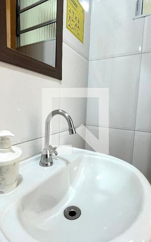 Casa à venda com 220m², 4 quartos e 3 vagas Casa à venda com 220m², 4 quartos e 3 vagasBanheiro da Suíte 1