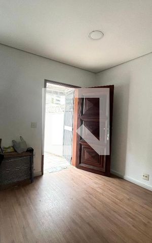 Casa à venda com 220m², 4 quartos e 3 vagas Casa à venda com 220m², 4 quartos e 3 vagasSala 1