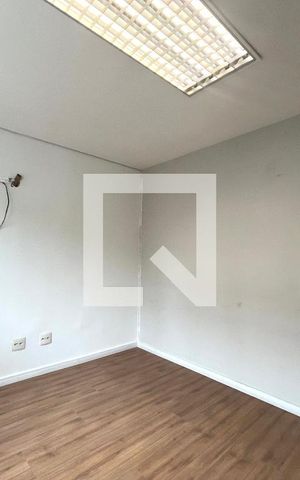 Casa à venda com 220m², 4 quartos e 3 vagas Casa à venda com 220m², 4 quartos e 3 vagasQuarto 4