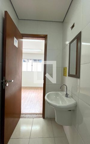 Casa à venda com 220m², 4 quartos e 3 vagas Casa à venda com 220m², 4 quartos e 3 vagasBanheiro da Suíte 1