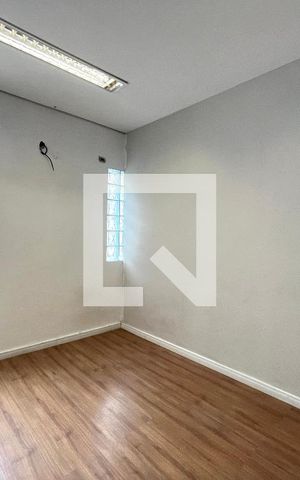 Casa à venda com 220m², 4 quartos e 3 vagas Casa à venda com 220m², 4 quartos e 3 vagasQuarto 1