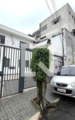 Casa à venda com 220m², 4 quartos e 3 vagas Casa à venda com 220m², 4 quartos e 3 vagasFachada