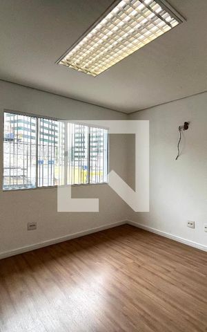 Casa à venda com 220m², 4 quartos e 3 vagas Casa à venda com 220m², 4 quartos e 3 vagasQuarto 4