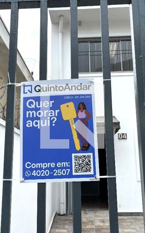 Casa à venda com 220m², 4 quartos e 3 vagas Casa à venda com 220m², 4 quartos e 3 vagasPlaquinha