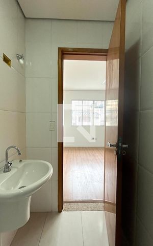 Casa à venda com 220m², 4 quartos e 3 vagas Casa à venda com 220m², 4 quartos e 3 vagasBanheiro da Suíte 2