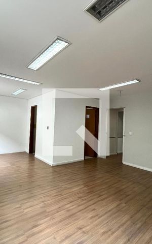 Casa à venda com 220m², 4 quartos e 3 vagas Casa à venda com 220m², 4 quartos e 3 vagasSuite 1