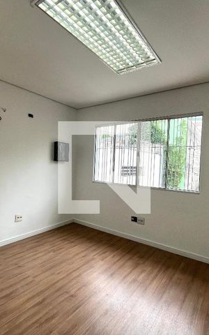 Casa à venda com 220m², 4 quartos e 3 vagas Casa à venda com 220m², 4 quartos e 3 vagasSuite 2