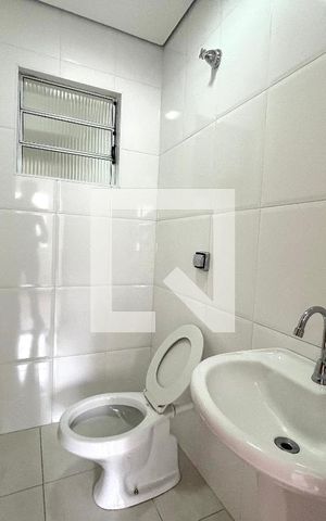 Casa à venda com 220m², 4 quartos e 3 vagas Casa à venda com 220m², 4 quartos e 3 vagasBanheiro da Suíte 2