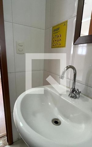 Casa à venda com 220m², 4 quartos e 3 vagas Casa à venda com 220m², 4 quartos e 3 vagasBanheiro da Suíte 1