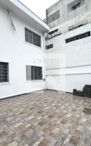 Casa à venda com 220m², 4 quartos e 3 vagas Casa à venda com 220m², 4 quartos e 3 vagasGaragem