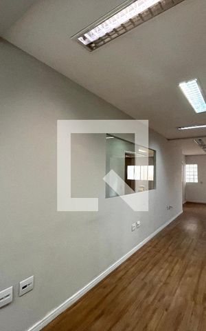 Casa à venda com 220m², 4 quartos e 3 vagas Casa à venda com 220m², 4 quartos e 3 vagasSalão