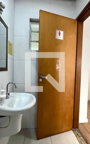 Casa à venda com 220m², 4 quartos e 3 vagas Casa à venda com 220m², 4 quartos e 3 vagasBanheiro da Suíte 1