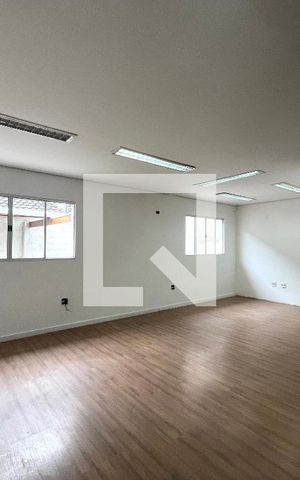 Casa à venda com 220m², 4 quartos e 3 vagas Casa à venda com 220m², 4 quartos e 3 vagasSuite 1