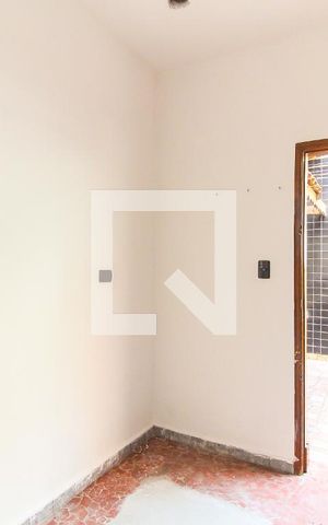 Casa para alugar com 200m², 2 quartos e 1 vagaÁrea de Serviço