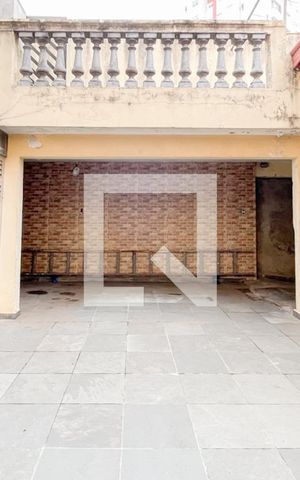 Casa à venda com 273m², 5 quartos e 3 vagas Casa à venda com 273m², 5 quartos e 3 vagasQuintal