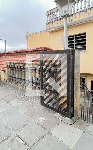 Casa à venda com 273m², 5 quartos e 3 vagas Casa à venda com 273m², 5 quartos e 3 vagasVaranda