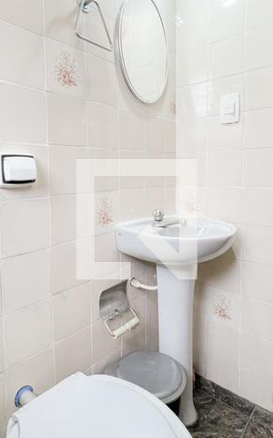 Casa à venda com 273m², 5 quartos e 3 vagas Casa à venda com 273m², 5 quartos e 3 vagasBanheiro Social