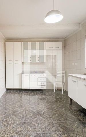Casa à venda com 273m², 5 quartos e 3 vagas Casa à venda com 273m², 5 quartos e 3 vagasCozinha