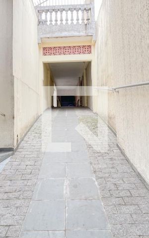 Casa à venda com 273m², 5 quartos e 3 vagas Casa à venda com 273m², 5 quartos e 3 vagasGaragem
