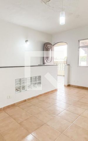 Casa à venda com 273m², 5 quartos e 3 vagas Casa à venda com 273m², 5 quartos e 3 vagasSala