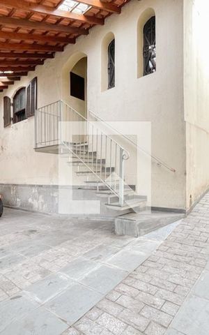 Casa à venda com 273m², 5 quartos e 3 vagas Casa à venda com 273m², 5 quartos e 3 vagasGaragem