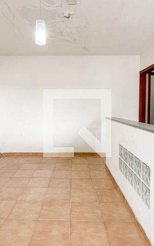 Casa à venda com 273m², 5 quartos e 3 vagas Casa à venda com 273m², 5 quartos e 3 vagasSala