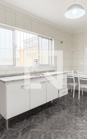 Casa à venda com 273m², 5 quartos e 3 vagas Casa à venda com 273m², 5 quartos e 3 vagasCozinha