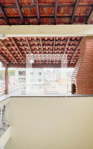 Casa à venda com 273m², 5 quartos e 3 vagas Casa à venda com 273m², 5 quartos e 3 vagasVista - Sala