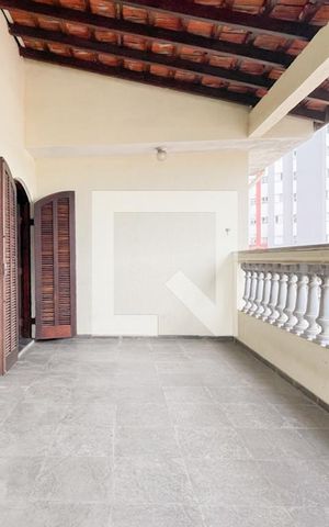 Casa à venda com 273m², 5 quartos e 3 vagas Casa à venda com 273m², 5 quartos e 3 vagasSacada