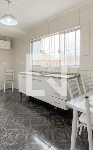 Casa à venda com 273m², 5 quartos e 3 vagas Casa à venda com 273m², 5 quartos e 3 vagasCozinha