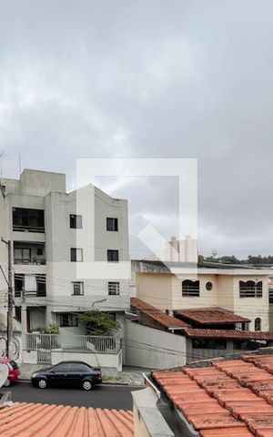 Casa à venda com 273m², 5 quartos e 3 vagas Casa à venda com 273m², 5 quartos e 3 vagasVista - Varanda
