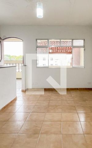 Casa à venda com 273m², 5 quartos e 3 vagas Casa à venda com 273m², 5 quartos e 3 vagasSala