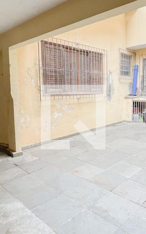 Casa à venda com 273m², 5 quartos e 3 vagas Casa à venda com 273m², 5 quartos e 3 vagasQuintal