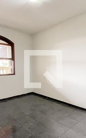 Casa à venda com 273m², 5 quartos e 3 vagas Casa à venda com 273m², 5 quartos e 3 vagasQuarto