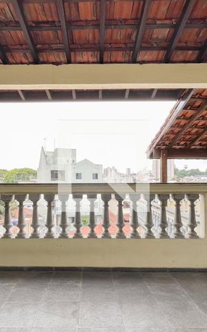 Casa à venda com 273m², 5 quartos e 3 vagas Casa à venda com 273m², 5 quartos e 3 vagasVista - Quarto