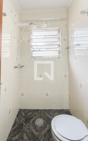 Casa à venda com 273m², 5 quartos e 3 vagas Casa à venda com 273m², 5 quartos e 3 vagasBanheiro Social